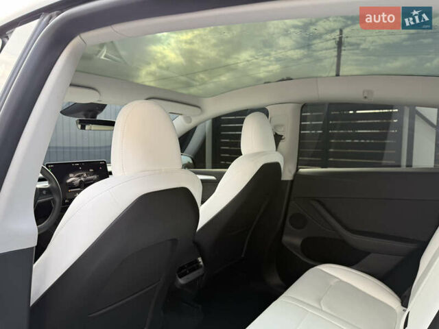 Сірий Тесла Model Y, об'ємом двигуна 0 л та пробігом 28 тис. км за 27900 $, фото 43 на Automoto.ua