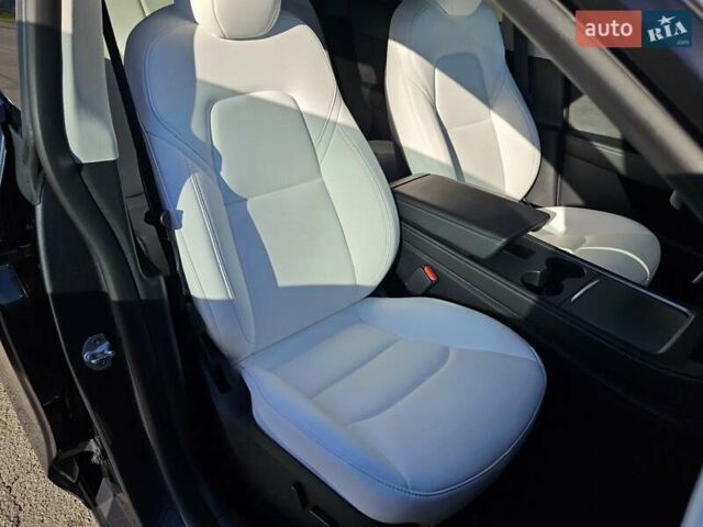 Серый Тесла Model Y, объемом двигателя 0 л и пробегом 29 тыс. км за 27900 $, фото 32 на Automoto.ua