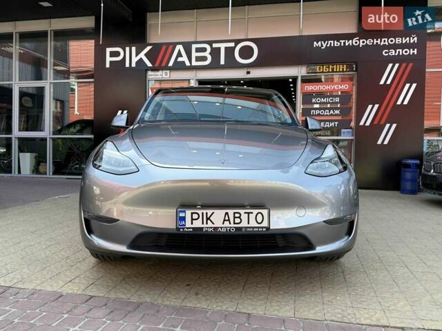 Серый Тесла Model Y, объемом двигателя 0 л и пробегом 20 тыс. км за 42900 $, фото 2 на Automoto.ua