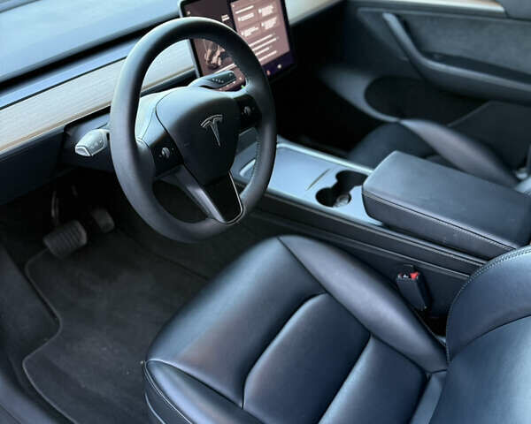 Сірий Тесла Model Y, об'ємом двигуна 0 л та пробігом 68 тис. км за 24499 $, фото 31 на Automoto.ua