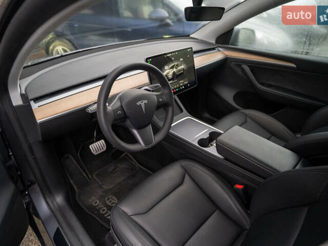 Серый Тесла Model Y, объемом двигателя 0 л и пробегом 61 тыс. км за 32500 $, фото 15 на Automoto.ua