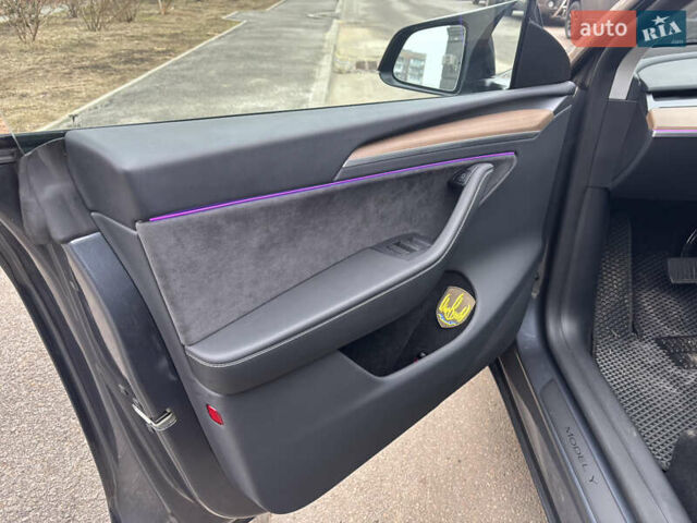 Серый Тесла Model Y, объемом двигателя 0 л и пробегом 20 тыс. км за 27000 $, фото 20 на Automoto.ua