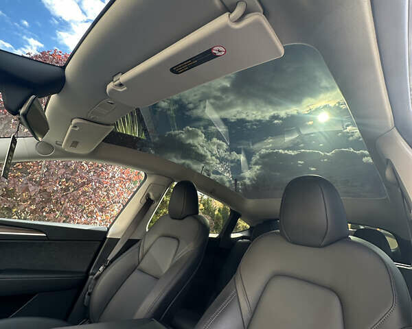 Тесла Model Y 2023 у Чернівцях на Automoto.ua Сірий Тесла Model Y, об'ємом двигуна 0 л та пробігом 20 тис. км за 23500 $, фото 23 на Automoto.ua