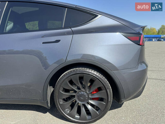 Серый Тесла Model Y, объемом двигателя 0 л и пробегом 28 тыс. км за 29000 $, фото 17 на Automoto.ua