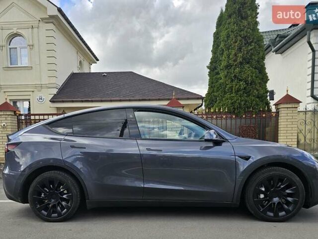 Серый Тесла Model Y, объемом двигателя 0 л и пробегом 38 тыс. км за 27900 $, фото 4 на Automoto.ua