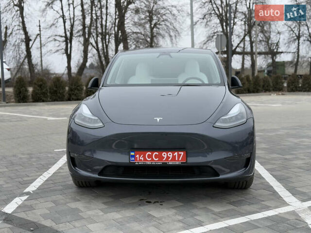 Серый Тесла Model Y, объемом двигателя 0 л и пробегом 27 тыс. км за 29500 $, фото 1 на Automoto.ua