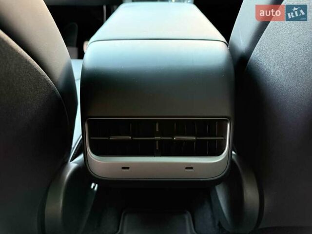 Серый Тесла Model Y, объемом двигателя 0 л и пробегом 20 тыс. км за 42900 $, фото 39 на Automoto.ua