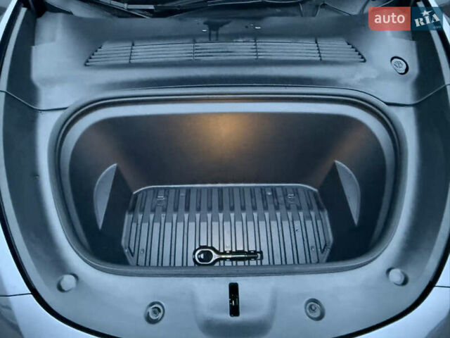 Сірий Тесла Model Y, об'ємом двигуна 0 л та пробігом 34 тис. км за 35000 $, фото 26 на Automoto.ua