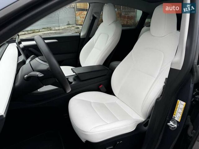 Сірий Тесла Model Y, об'ємом двигуна 0 л та пробігом 22 тис. км за 25990 $, фото 12 на Automoto.ua