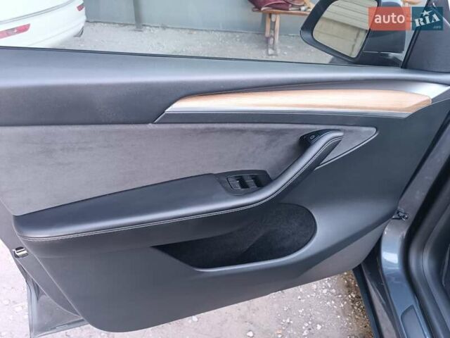 Серый Тесла Model Y, объемом двигателя 0 л и пробегом 43 тыс. км за 33333 $, фото 17 на Automoto.ua