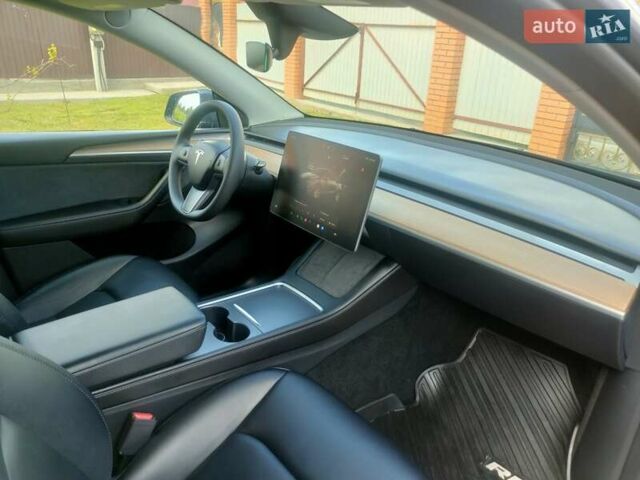 Серый Тесла Model Y, объемом двигателя 0 л и пробегом 30 тыс. км за 32350 $, фото 42 на Automoto.ua