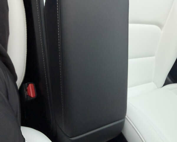 Серый Тесла Model Y, объемом двигателя 0 л и пробегом 64 тыс. км за 27300 $, фото 26 на Automoto.ua