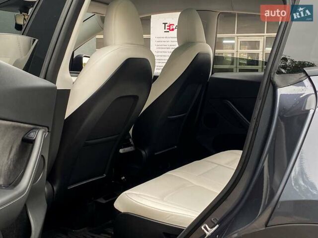 Сірий Тесла Model Y, об'ємом двигуна 0 л та пробігом 39 тис. км за 29500 $, фото 15 на Automoto.ua