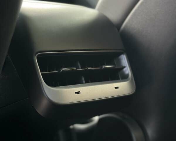 Сірий Тесла Model Y, об'ємом двигуна 0 л та пробігом 51 тис. км за 27000 $, фото 17 на Automoto.ua