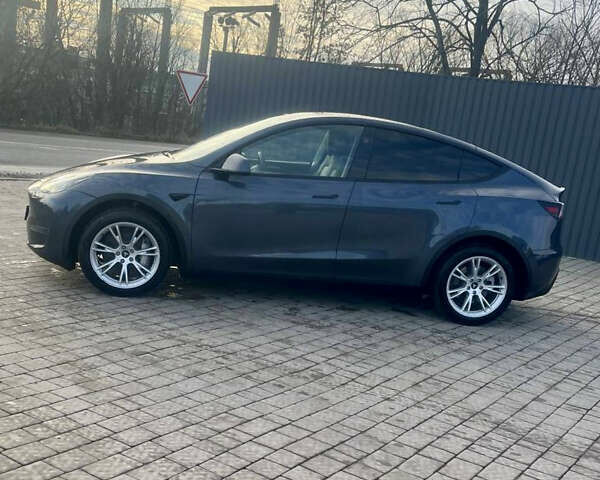Серый Тесла Model Y, объемом двигателя 0 л и пробегом 20 тыс. км за 25500 $, фото 4 на Automoto.ua