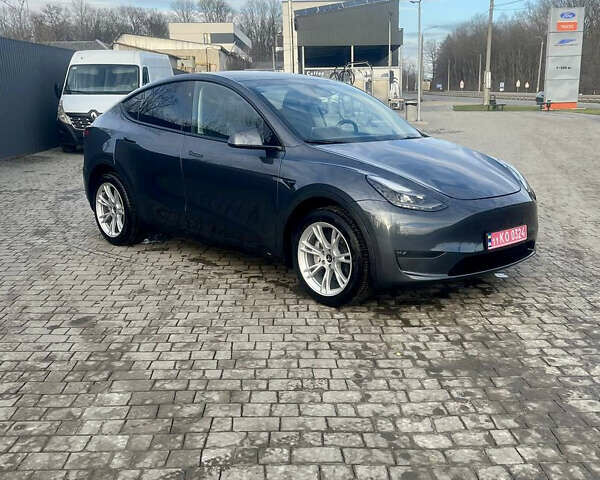 Серый Тесла Model Y, объемом двигателя 0 л и пробегом 20 тыс. км за 25500 $, фото 12 на Automoto.ua