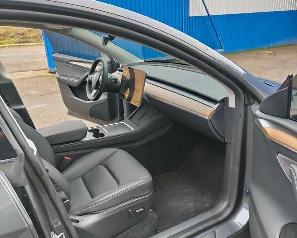 Серый Тесла Model Y, объемом двигателя 0 л и пробегом 10 тыс. км за 39499 $, фото 12 на Automoto.ua
