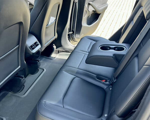 Сірий Тесла Model Y, об'ємом двигуна 0 л та пробігом 45 тис. км за 23300 $, фото 38 на Automoto.ua