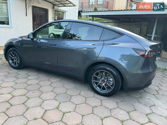 Серый Тесла Model Y, объемом двигателя 0 л и пробегом 24 тыс. км за 26400 $, фото 4 на Automoto.ua
