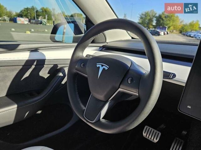 Серый Тесла Model Y, объемом двигателя 0 л и пробегом 29 тыс. км за 27900 $, фото 34 на Automoto.ua
