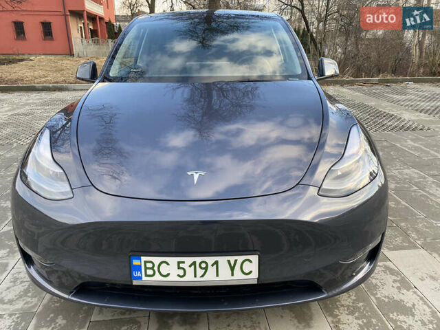 Серый Тесла Model Y, объемом двигателя 0 л и пробегом 8 тыс. км за 27888 $, фото 1 на Automoto.ua