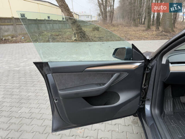 Серый Тесла Model Y, объемом двигателя 0 л и пробегом 6 тыс. км за 33000 $, фото 11 на Automoto.ua