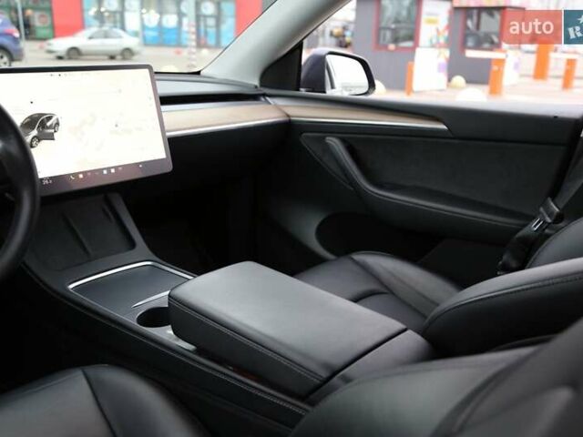 Серый Тесла Model Y, объемом двигателя 0 л и пробегом 50 тыс. км за 33900 $, фото 9 на Automoto.ua