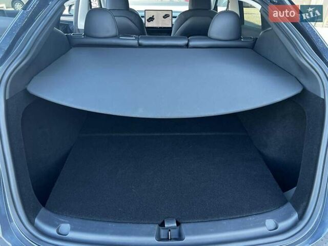 Серый Тесла Model Y, объемом двигателя 0 л и пробегом 2 тыс. км за 32500 $, фото 9 на Automoto.ua