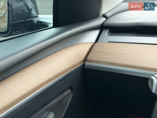 Сірий Тесла Model Y, об'ємом двигуна 0 л та пробігом 70 тис. км за 31500 $, фото 50 на Automoto.ua