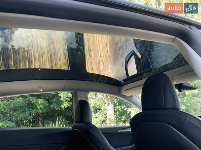 Серый Тесла Model Y, объемом двигателя 0 л и пробегом 47 тыс. км за 28028 $, фото 24 на Automoto.ua