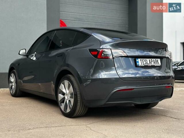 Серый Тесла Model Y, объемом двигателя 0 л и пробегом 32 тыс. км за 31999 $, фото 7 на Automoto.ua