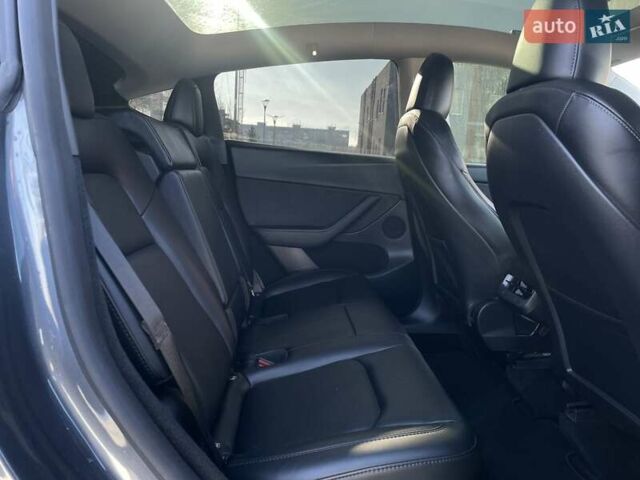 Серый Тесла Model Y, объемом двигателя 0 л и пробегом 15 тыс. км за 31500 $, фото 19 на Automoto.ua