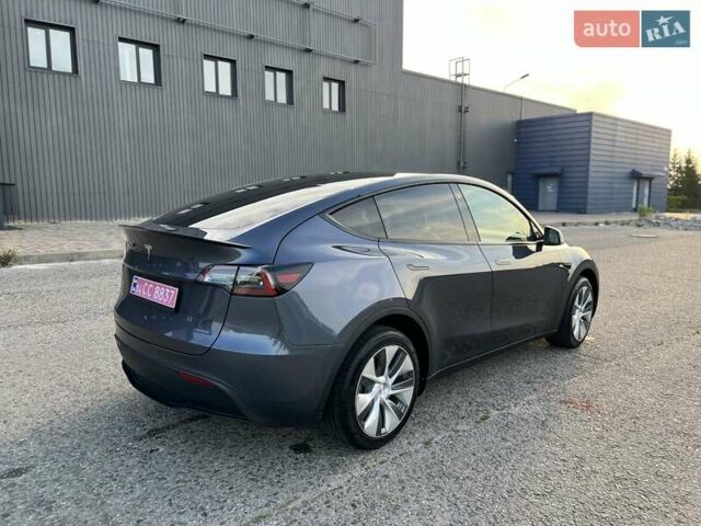 Серый Тесла Model Y, объемом двигателя 0 л и пробегом 22 тыс. км за 28999 $, фото 6 на Automoto.ua