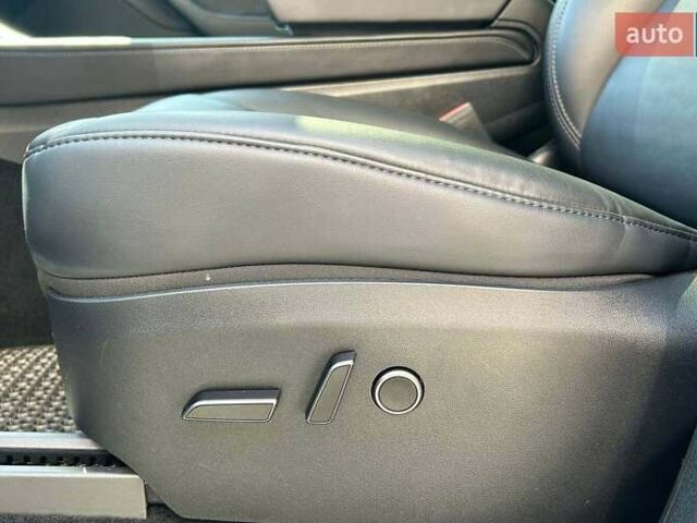 Серый Тесла Model Y, объемом двигателя 0 л и пробегом 39 тыс. км за 30500 $, фото 9 на Automoto.ua