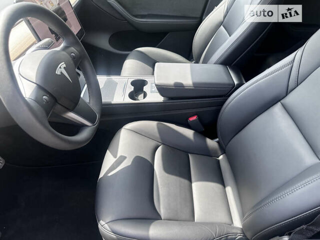 Серый Тесла Model Y, объемом двигателя 0 л и пробегом 31 тыс. км за 26500 $, фото 20 на Automoto.ua