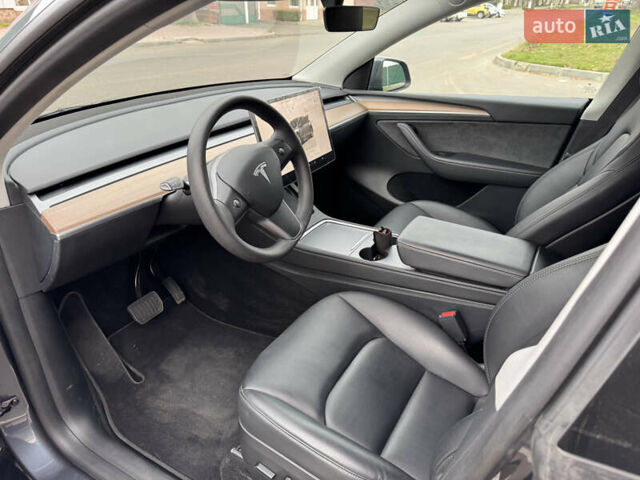 Серый Тесла Model Y, объемом двигателя 0 л и пробегом 30 тыс. км за 32000 $, фото 4 на Automoto.ua