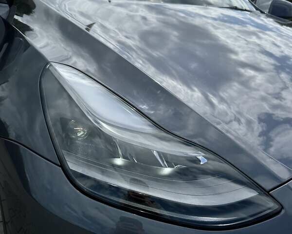 Серый Тесла Model Y, объемом двигателя 0 л и пробегом 9 тыс. км за 28950 $, фото 25 на Automoto.ua