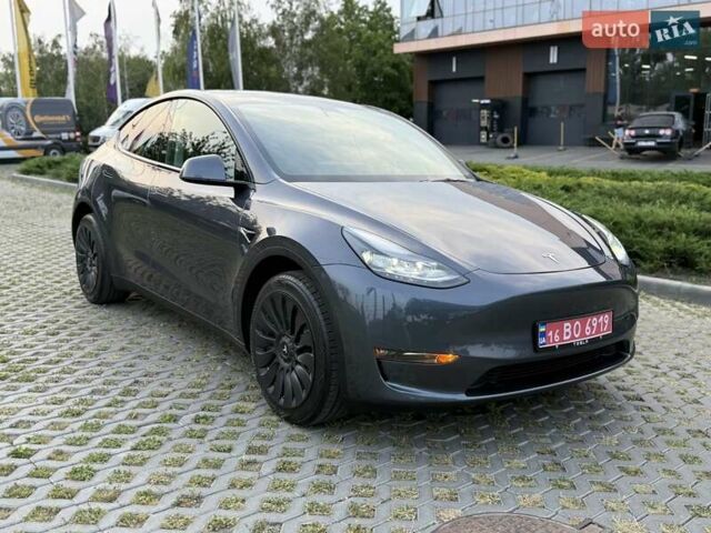 Серый Тесла Model Y, объемом двигателя 0 л и пробегом 30 тыс. км за 26500 $, фото 2 на Automoto.ua