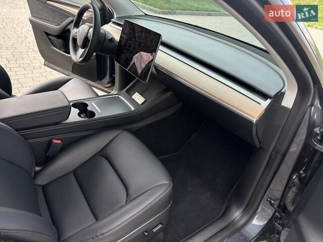 Серый Тесла Model Y, объемом двигателя 0 л и пробегом 9 тыс. км за 28950 $, фото 22 на Automoto.ua