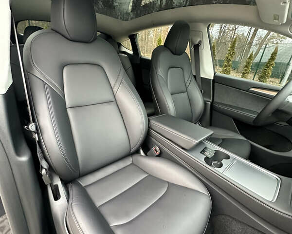Серый Тесла Model Y, объемом двигателя 0 л и пробегом 22 тыс. км за 32000 $, фото 42 на Automoto.ua