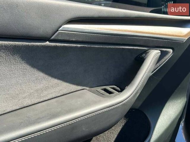 Серый Тесла Model Y, объемом двигателя 0 л и пробегом 39 тыс. км за 30500 $, фото 7 на Automoto.ua