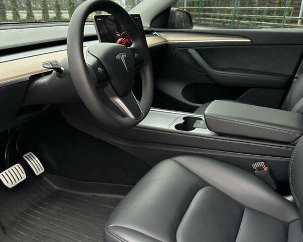 Серый Тесла Model Y, объемом двигателя 0 л и пробегом 22 тыс. км за 32000 $, фото 55 на Automoto.ua