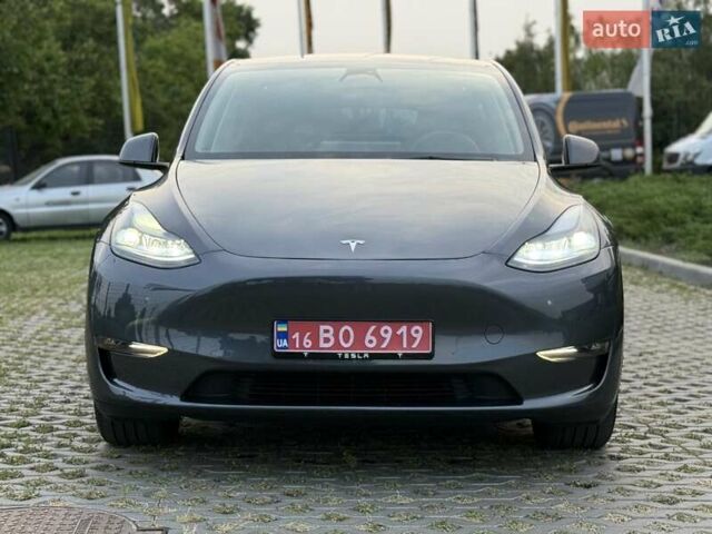 Серый Тесла Model Y, объемом двигателя 0 л и пробегом 30 тыс. км за 26500 $, фото 1 на Automoto.ua