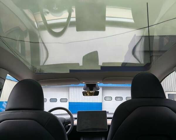 Серый Тесла Model Y, объемом двигателя 0 л и пробегом 10 тыс. км за 39499 $, фото 16 на Automoto.ua