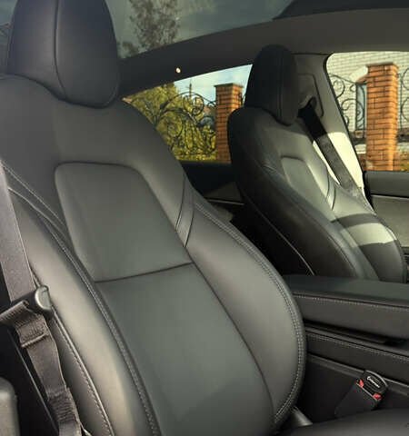 Серый Тесла Model Y, объемом двигателя 0 л и пробегом 25 тыс. км за 30500 $, фото 14 на Automoto.ua