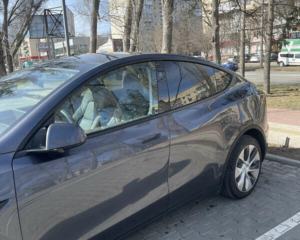 Серый Тесла Model Y, объемом двигателя 0 л и пробегом 21 тыс. км за 29500 $, фото 5 на Automoto.ua