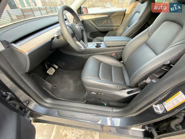 Серый Тесла Model Y, объемом двигателя 0 л и пробегом 8 тыс. км за 27888 $, фото 32 на Automoto.ua