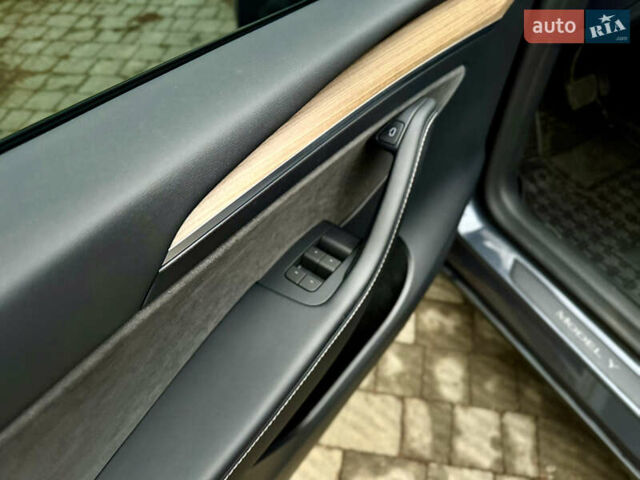 Сірий Тесла Model Y, об'ємом двигуна 0 л та пробігом 35 тис. км за 27999 $, фото 46 на Automoto.ua