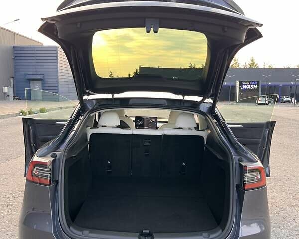 Серый Тесла Model Y, объемом двигателя 0 л и пробегом 22 тыс. км за 28999 $, фото 8 на Automoto.ua