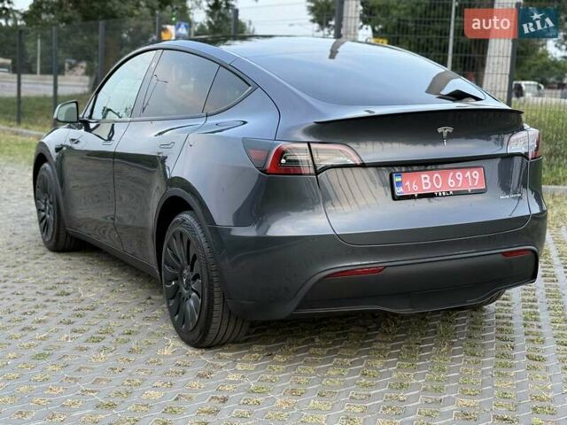 Серый Тесла Model Y, объемом двигателя 0 л и пробегом 30 тыс. км за 26500 $, фото 6 на Automoto.ua